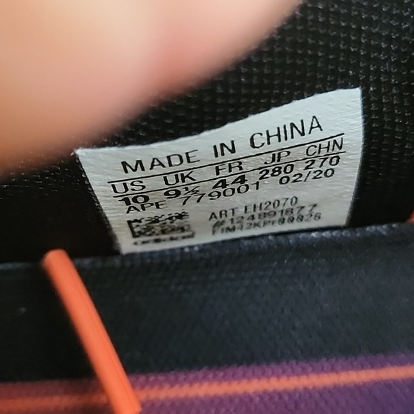 Adidas - Picture 6 of 8